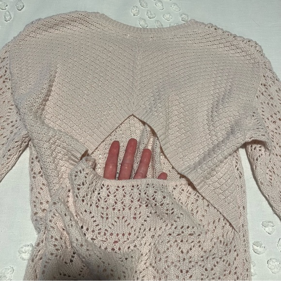 Light Pink Backless Sweater - Picture 3 of 5
